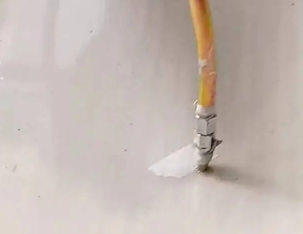 柘荣瓷砖空鼓维修公司专业解答在瓷砖铺贴过程中，如果使用的砂料过粗（如全部使用了粗砂），可能会导致以下问题